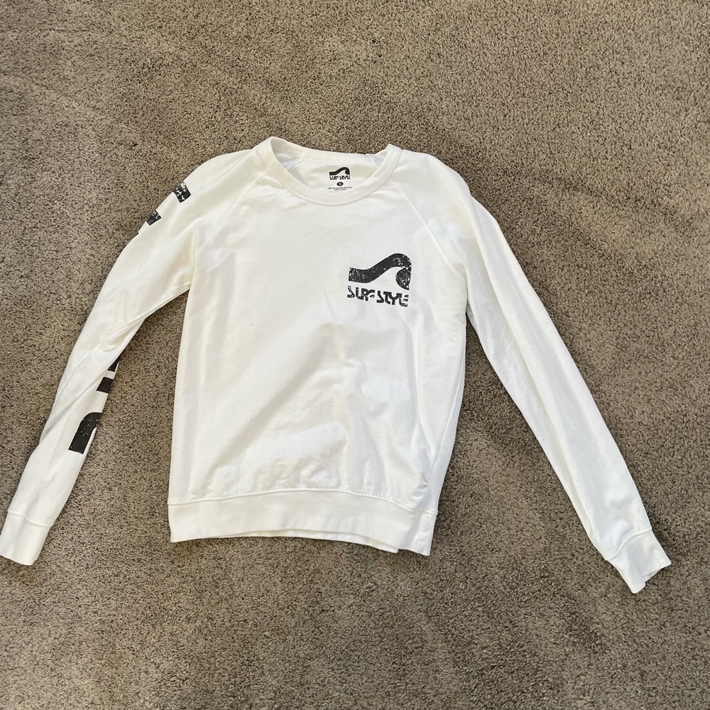 Surf style white sweater